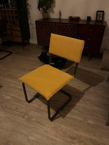 2 Gebruikte Eetkamerstoelen - Geel