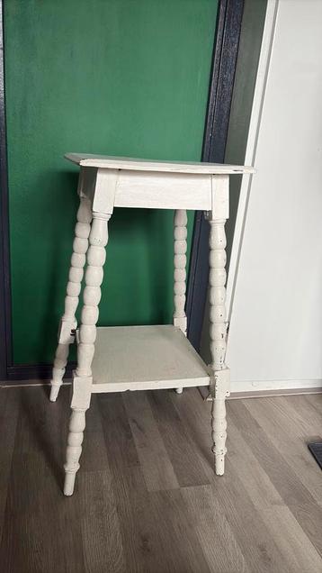 Vintage geverfd tafeltje