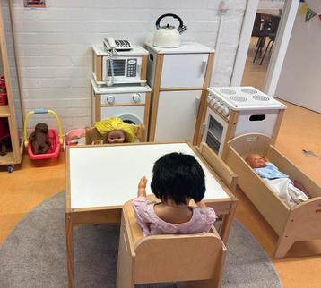 Gratis ophalen Rode bank en keukenkastjes