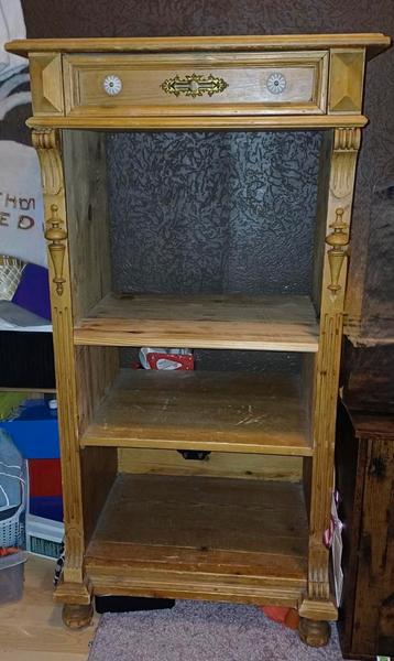 Grenen kast met lade en planken