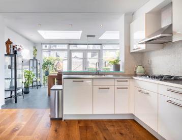 Witte Hoekkeuken - GRATIS