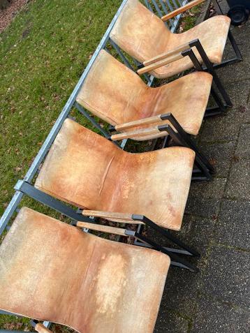 4 stoelen te verschenken - Hilbertlanden Straat