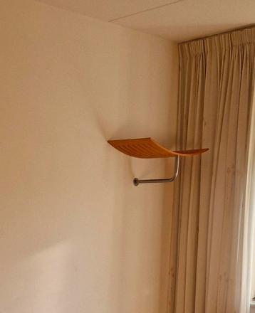 Twee kapstokken gratis af te halen