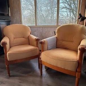 2 leuke gele stoeltjes in goede staat