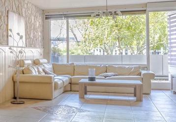 Groot lederen hoekbankstel gratis