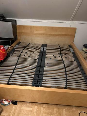 Gratis bedframe 197x212 (zonder lattenbodem)