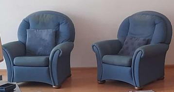 2 blauwe fauteuils