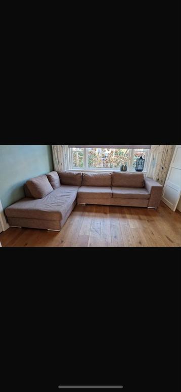 Fijne bruine hoekbank