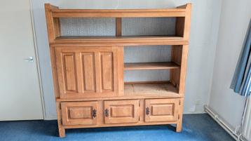 Degelijke eikenhouten tv kast