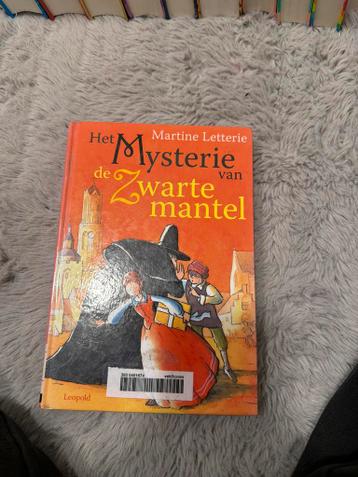 Gratis ophalen Het mysterie van de zwarte mantel