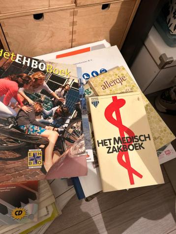 Stapel (Medische) boeken gratis af te halen