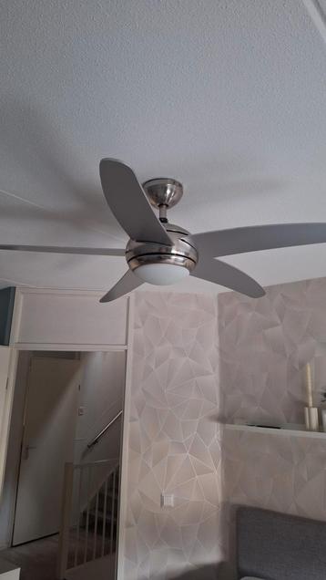 Plafond ventilator met lamp grijs