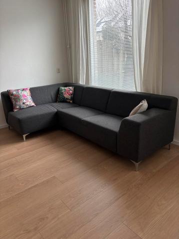 Grote hoekbank in goede staat - 268x154 cm