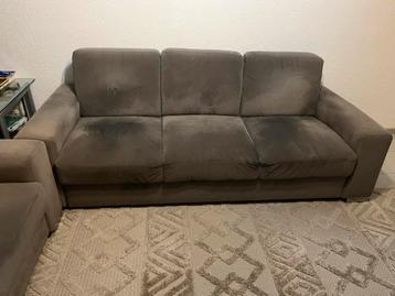 Mooie moderne grijze zitbank