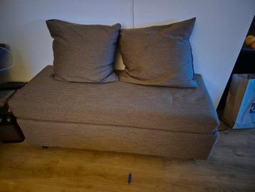 Bankje met opbergruimte gratis