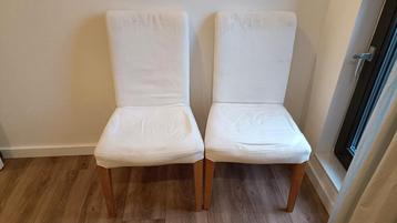 GRATIS 4 witte stoelen