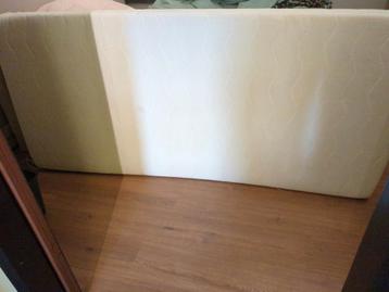 Matras 90x200 + molton + hoeslaken
