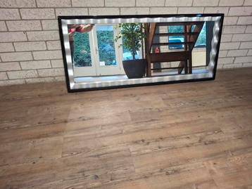 Grote zwarte hoogglans spiegel - 190x80cm
