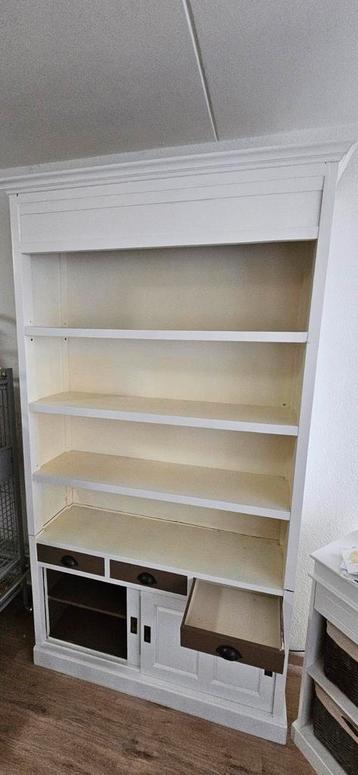 Boekenkast gratis af te halen