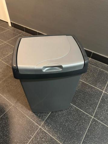 Gratis plastic prullenbak