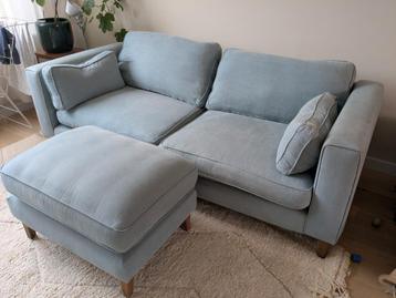 Lichtblauwe bank + hocker, gratis af te halen