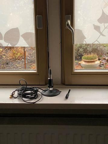 Kleefvoetantenne + Diamond RH 775 Portofoonantenne