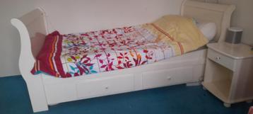 Complete Slaapkamer Set: Ledikant, Nachtkastje, Kledingkast