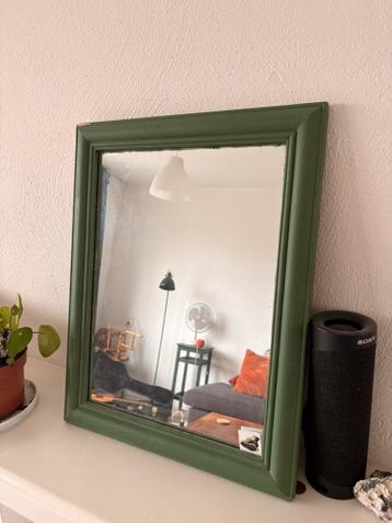 Kleine Spiegel met Groene Lijst