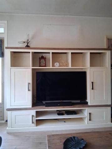 Tv kast 2-delig in goede staat