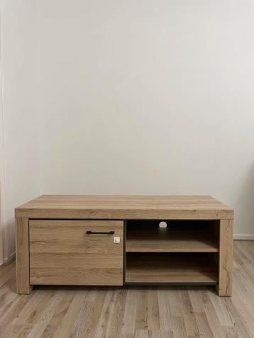Gratis Lichtbruine TV-kast met opbergruimte