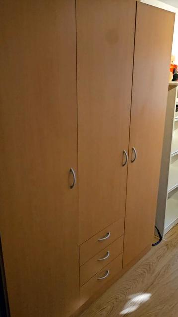 Kledingkast, 3 deuren, hangruimte, lades, planken