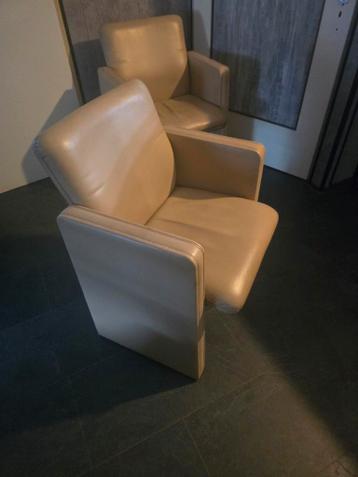 GRATIS. GRATIS.  Set van 4 leren beige eetkamerstoelen