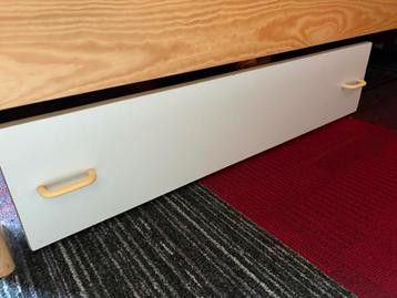 Twee bedlades op wieltjes - Gratis