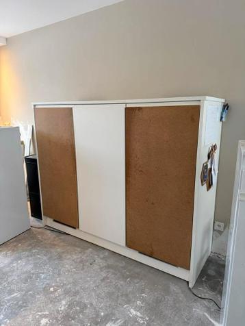 3 Halfhoge keukenkasten met plint en ombouw