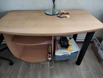 Bureau (zonder inhoud) gratis ophalen in Zuidhorn.