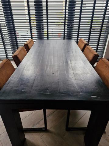 Robuuste eetkamertafel