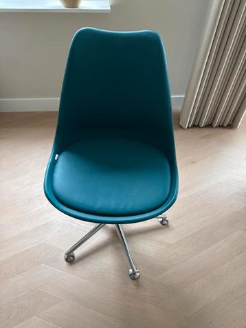 Blauwe bureaustoel in goede staat