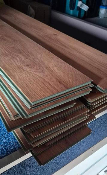 GRATIS 7m2 laminaat + zachtboard ondervloer