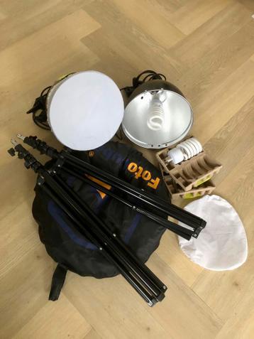 Thuisstudio met tent, daglichtlampen, statieven