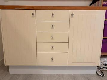 Gratis!  Keukenblok/Dressoir met Massief Houten Blad