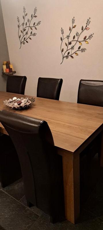 6 bruine eetkamerstoelen in goede staat