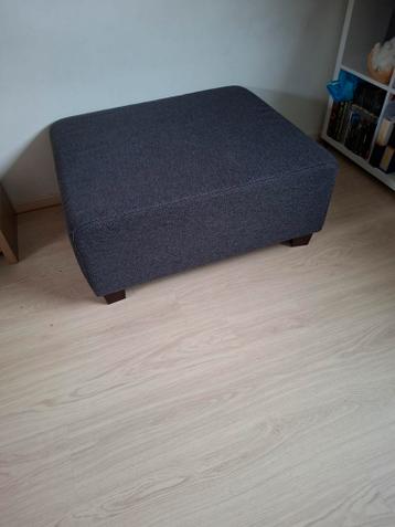 Donkerbruine poef GRATIS