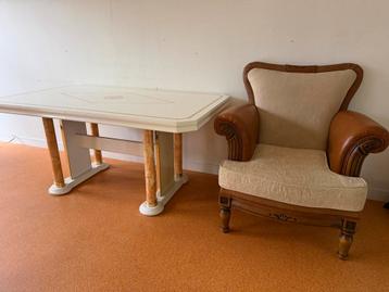 Gratis meenemen - Grote eettafel + bijpassende stoel