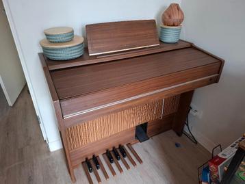Gebruikt orgel, functioneert nog prima.