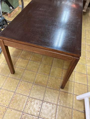 Eettafel met 4 stoelen - Gratis af te halen in Veldhoven