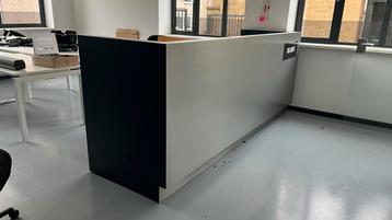 Complete balie voor kantoor of gezondheidszorg