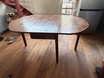 Charmante uitklapbare houten tafel - gratis af te halen