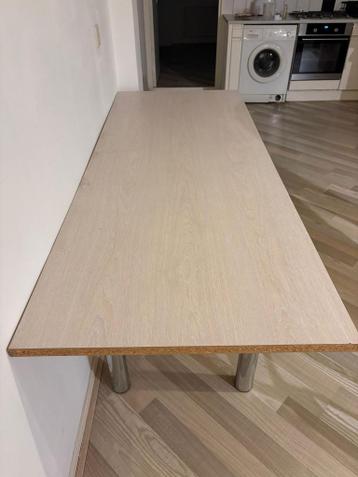 Groot bureau gratis af te halen