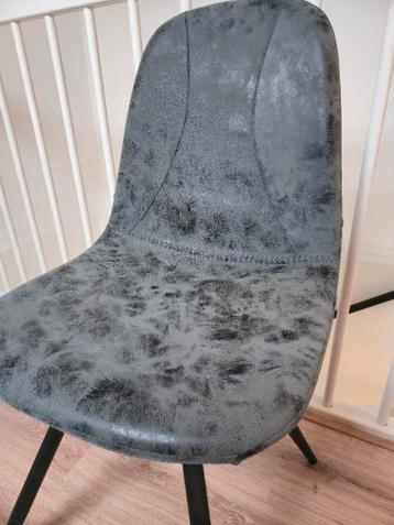 Grijze kunstleren stoel