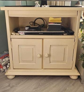 Tv kastje gratis af te halen